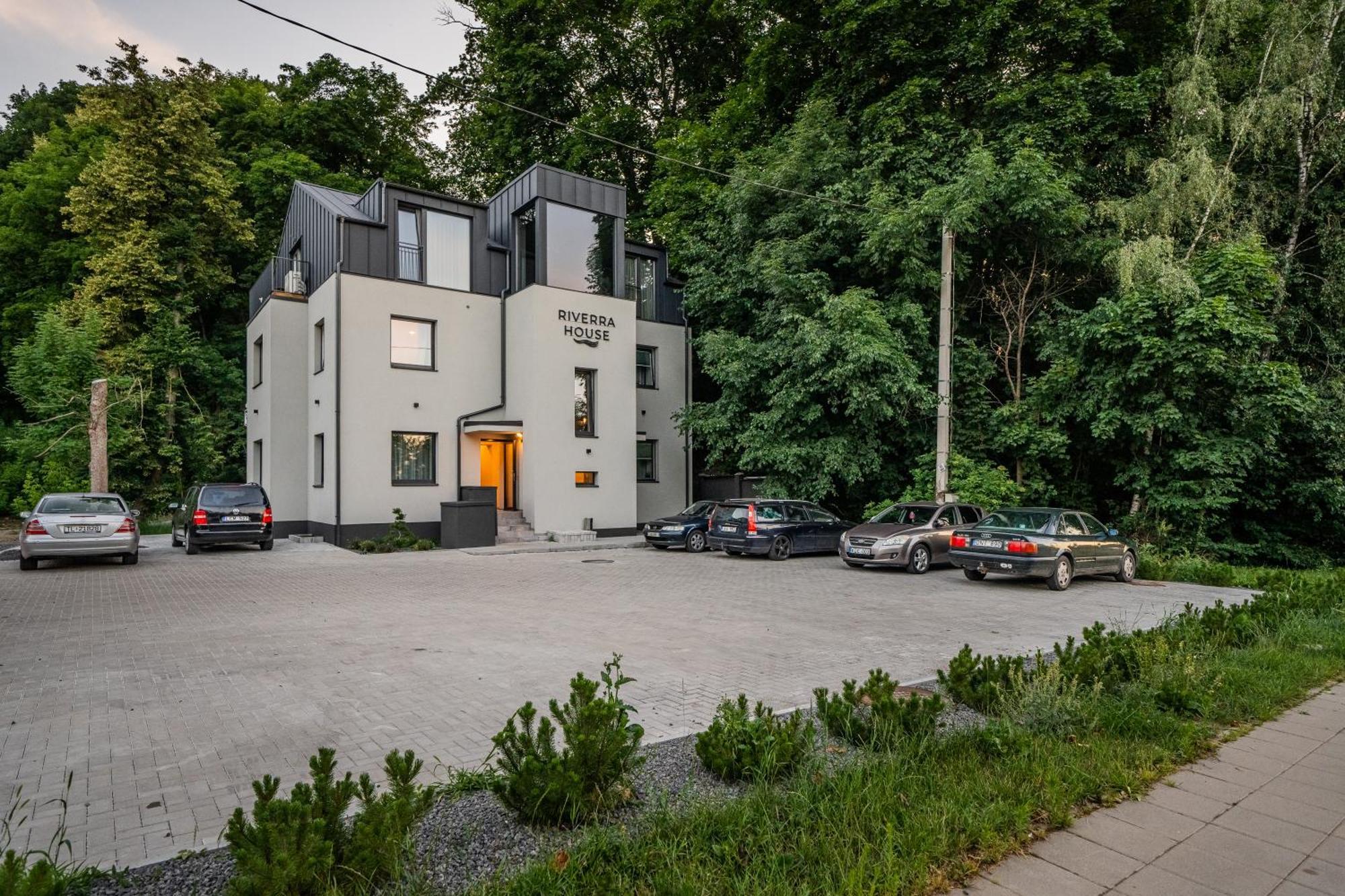 Riverra House - Two-bedroom Appartement *